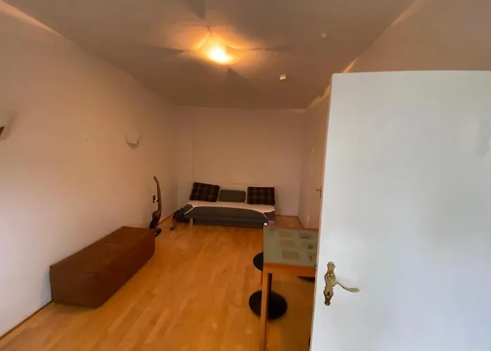 Einzimmerwohnung In Der Naehe Kudamms Und Location Gruenewald