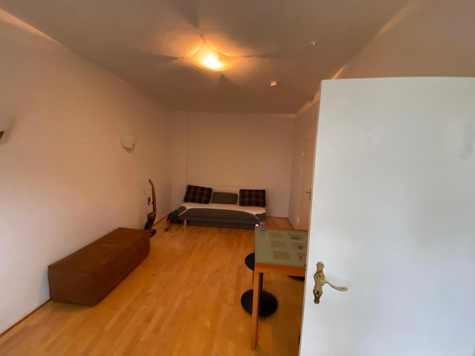 Einzimmerwohnung In Der Naehe Kudamms Und Location Gruenewald *